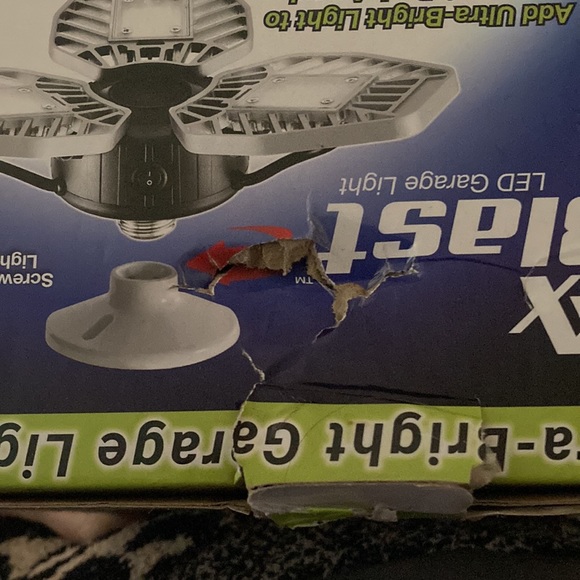 BRAND NEW Maxx Blast Led Garage Light - Picture 7 of 10